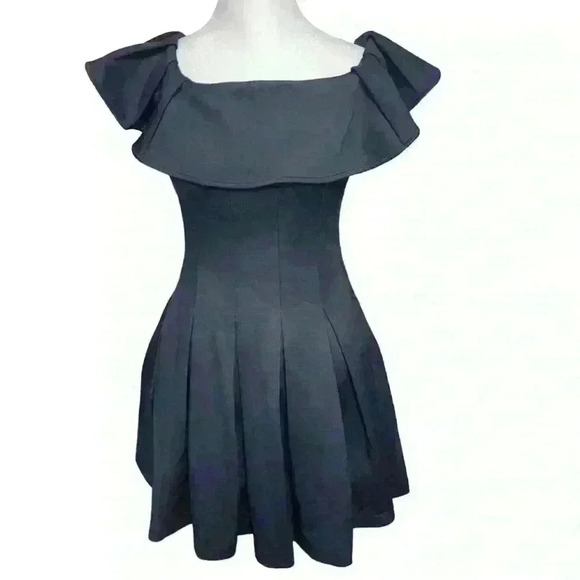 Halston Fit and Flare Pleated Dress Size 2 Navy Special Occasion Semi Formal - Picture 1 of 15